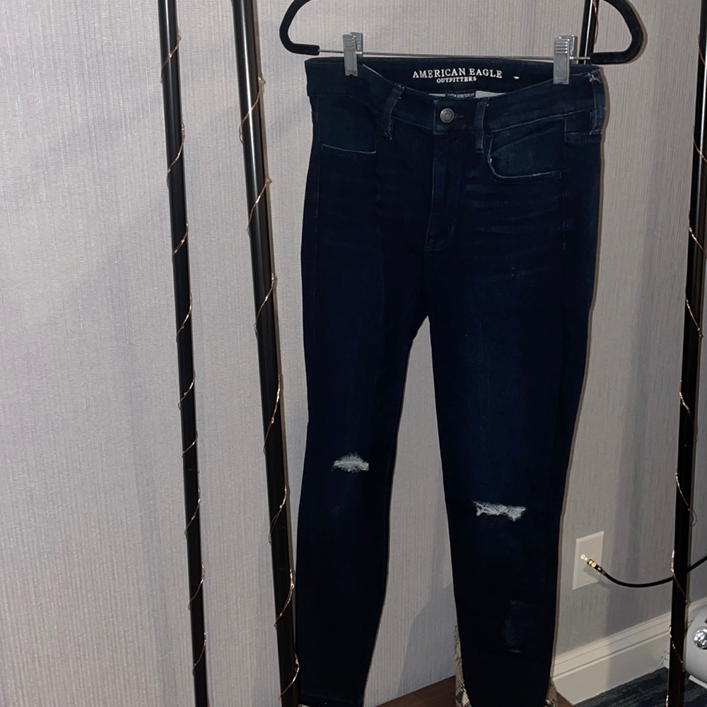 American Eagle’s dark denim super stretch high rise jegging